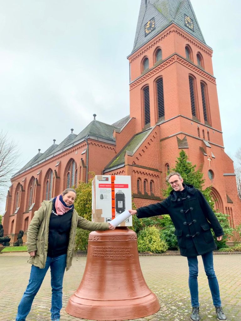 Niederelbe Zeitung – der Culturkreis Hemmoor wird digitaler – Verlosung und Gewinnübergabe des Smoker Grill – Maybebop